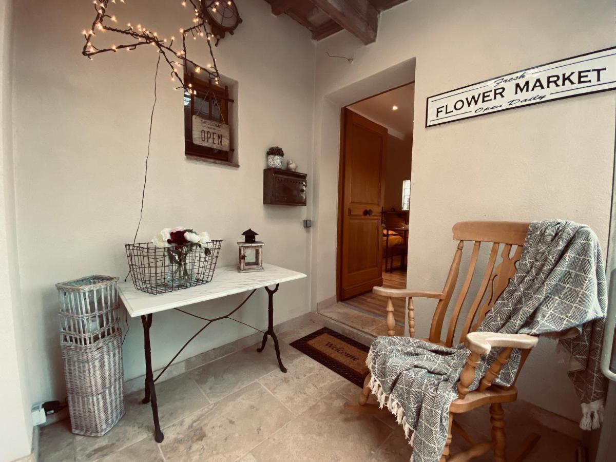 La Capucine Hotell Le Pontet  Eksteriør bilde
